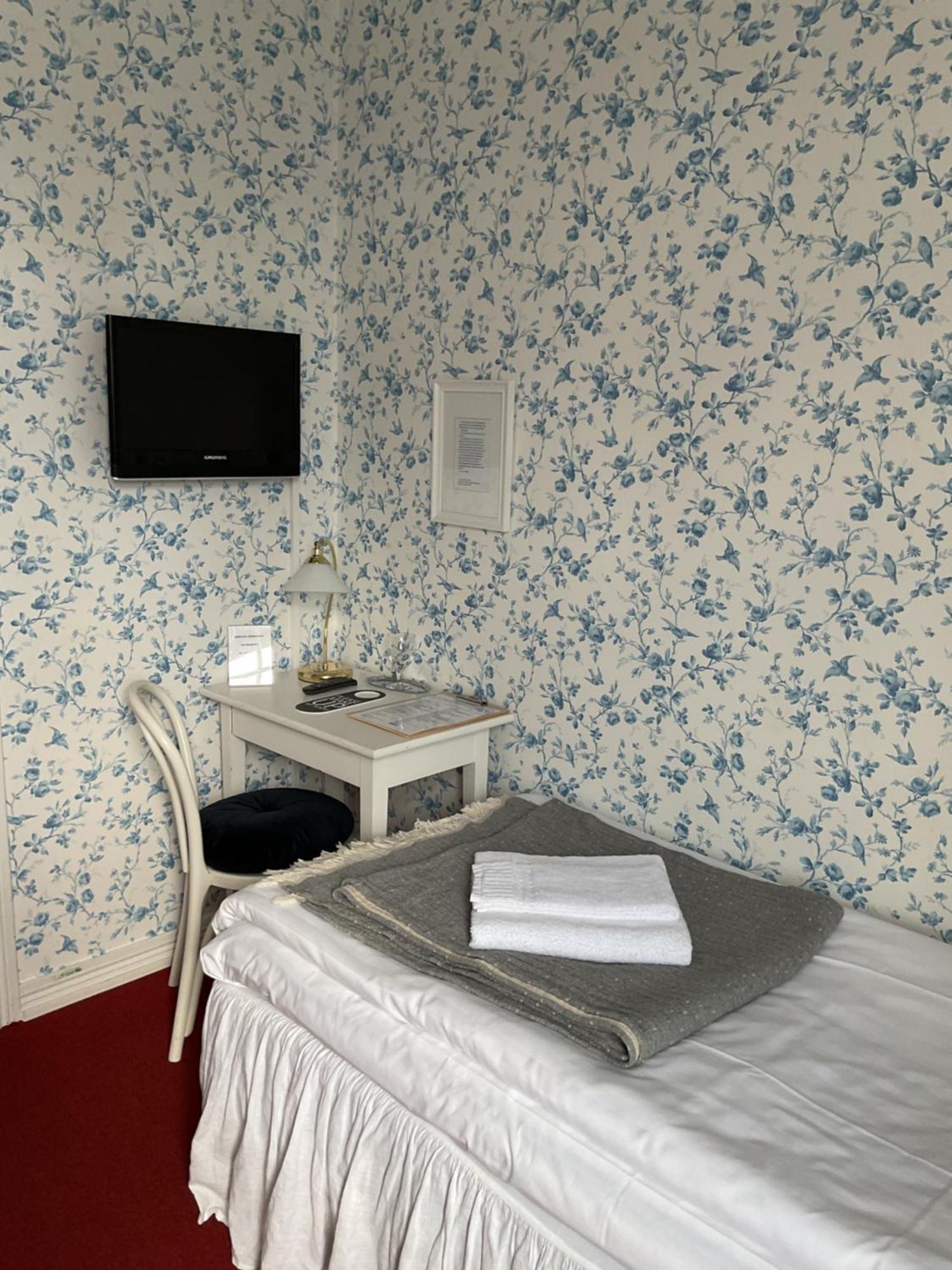 Hotell Oernen Турсбю Экстерьер фото