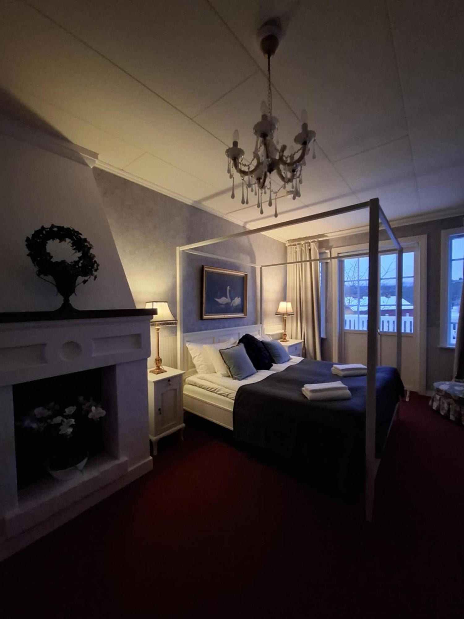 Hotell Oernen Турсбю Экстерьер фото