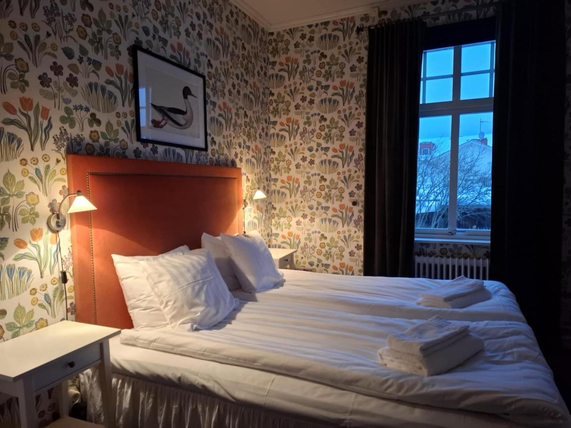 Hotell Oernen Турсбю Экстерьер фото