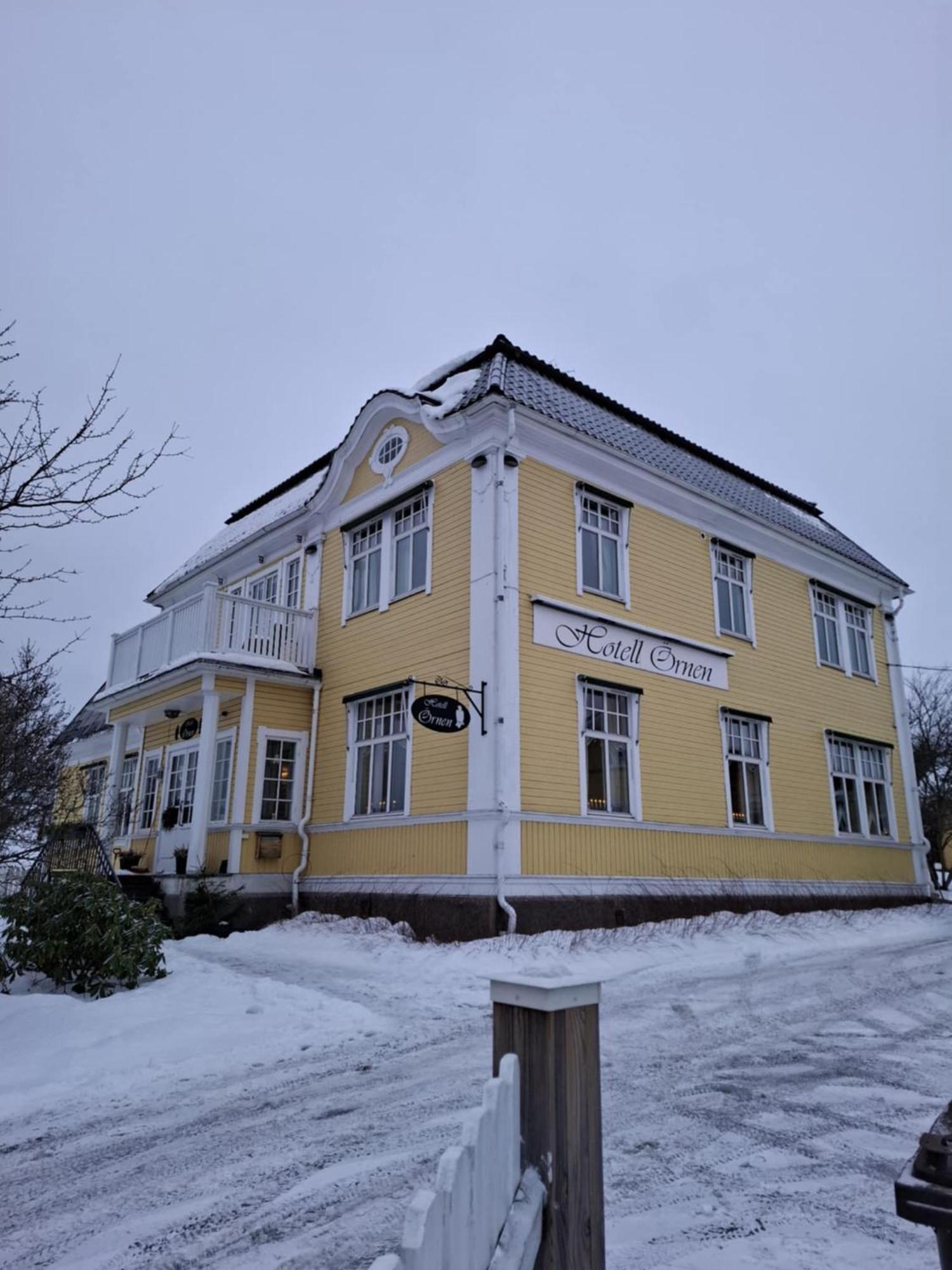 Hotell Oernen Турсбю Экстерьер фото